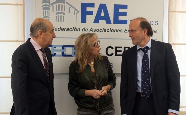 Moreno, Millán y Vela ofrecieron los datos del estudio/Ricardo Ordóñez/ICAL
