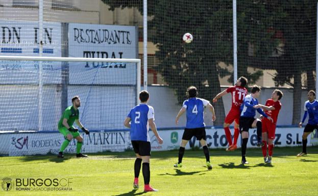 El Burgos CF se ha vuelto a ver superado a balón parado/Román Casado/BCF