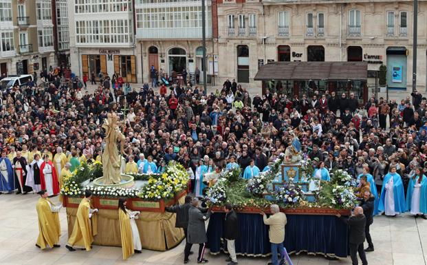 Momento del encuentro de la Virgen de la Alegría con Cristo Resucitado/PCR