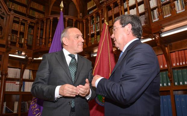 Los presidentes de ambas instituciones, Ramiro González y César Rico, han suscrito los convenios./GIT