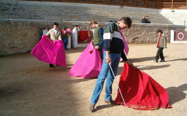 Alumnos de una escuela taurina/El Norte de Castilla