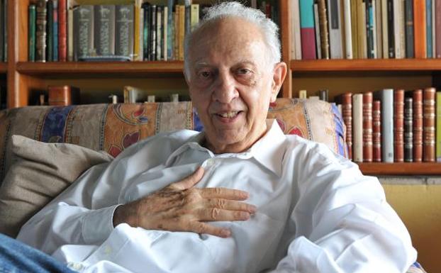 El escritor mexicano Sergio Pitol, en una imagen de archivo./EFE